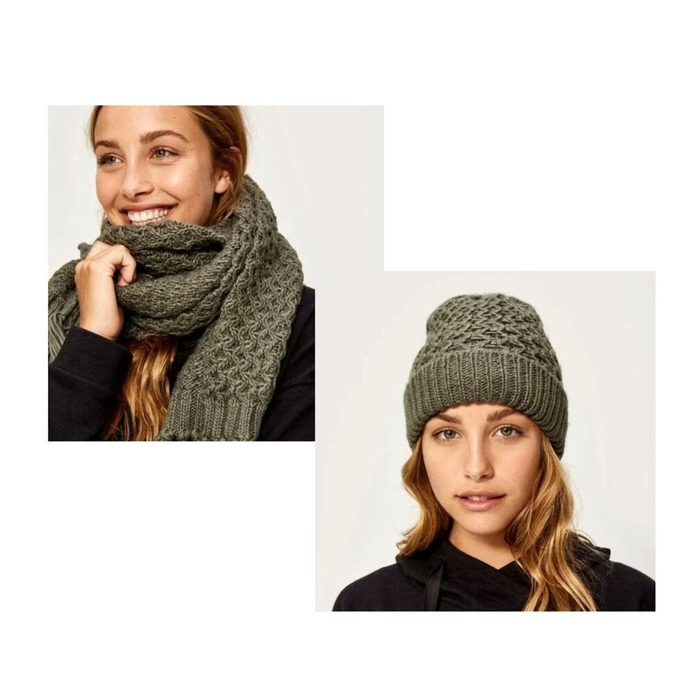 Lole green winter hat & scarf set